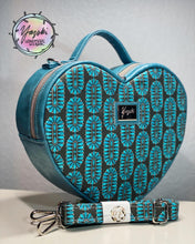 Load image into Gallery viewer, Oh Shí Heart Purse