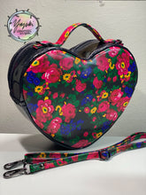 Load image into Gallery viewer, Oh Shí Heart Purse
