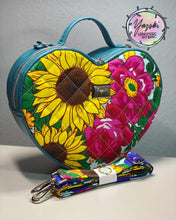 Load image into Gallery viewer, Oh Shí Heart Purse