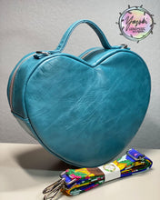 Load image into Gallery viewer, Oh Shí Heart Purse