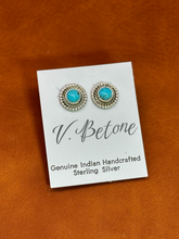 Load image into Gallery viewer, Turquoise stud earrings 02

