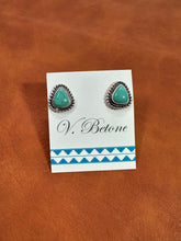 Load image into Gallery viewer, Turqoise Stud Earrings Manassa
